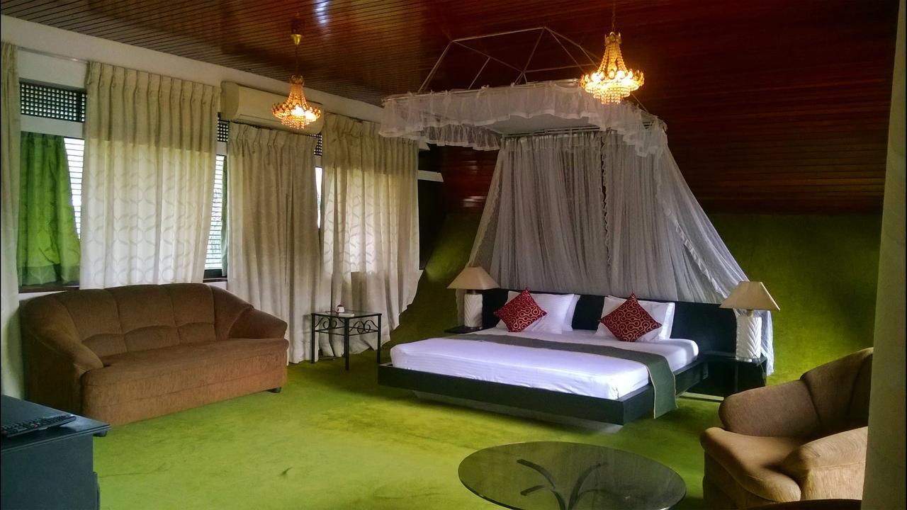 Nilani Hotel Ratnapura Extérieur photo