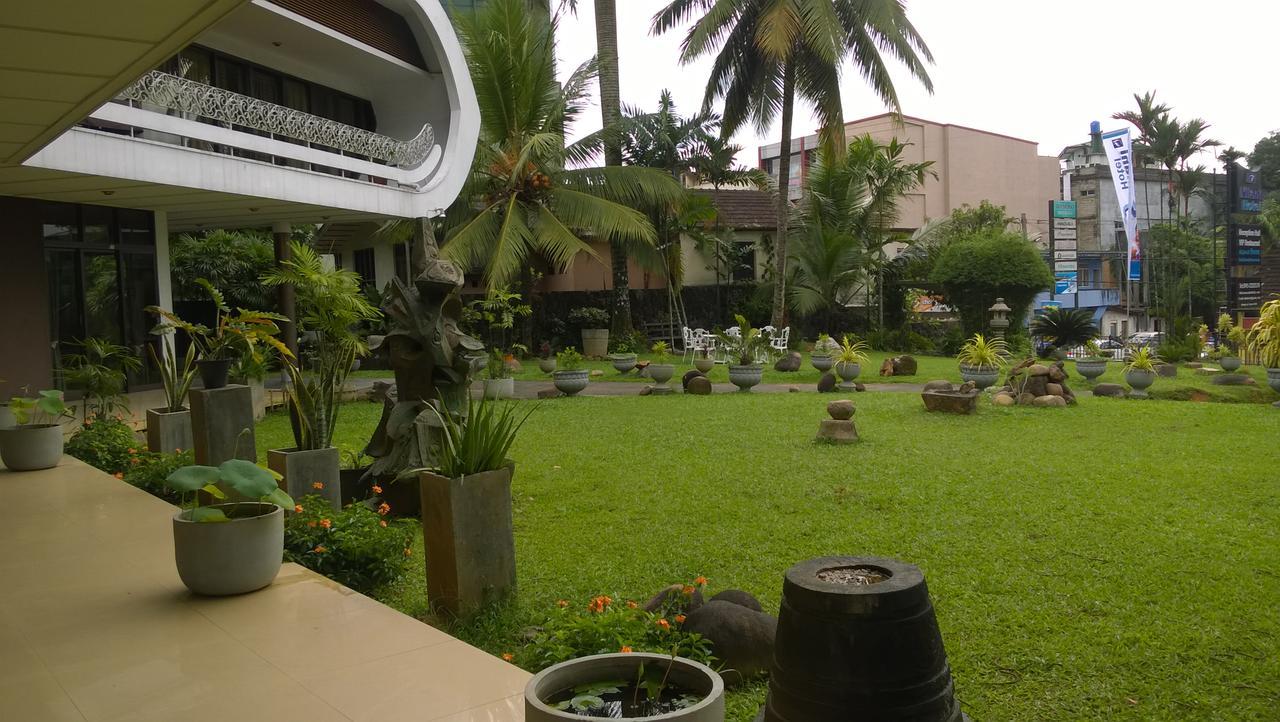 Nilani Hotel Ratnapura Extérieur photo