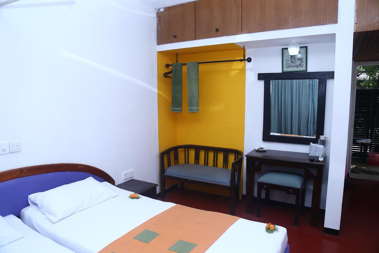 Nilani Hotel Ratnapura Extérieur photo