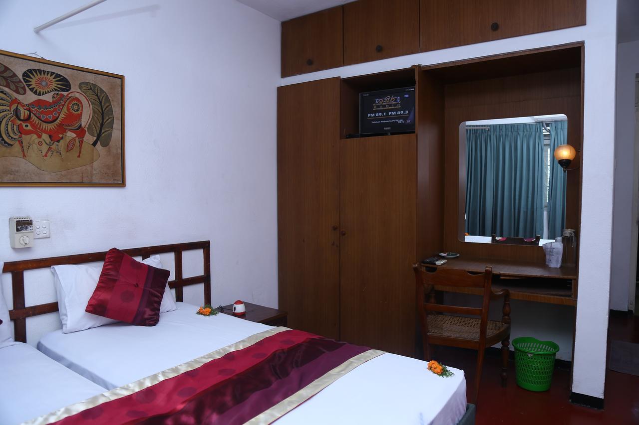 Nilani Hotel Ratnapura Extérieur photo