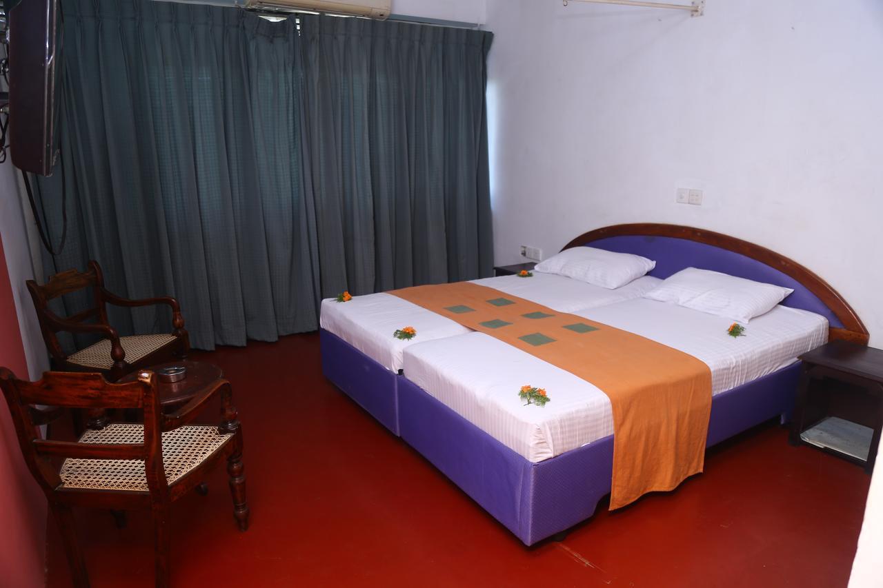 Nilani Hotel Ratnapura Extérieur photo
