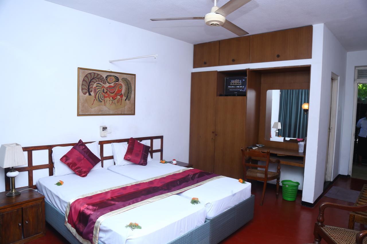 Nilani Hotel Ratnapura Extérieur photo